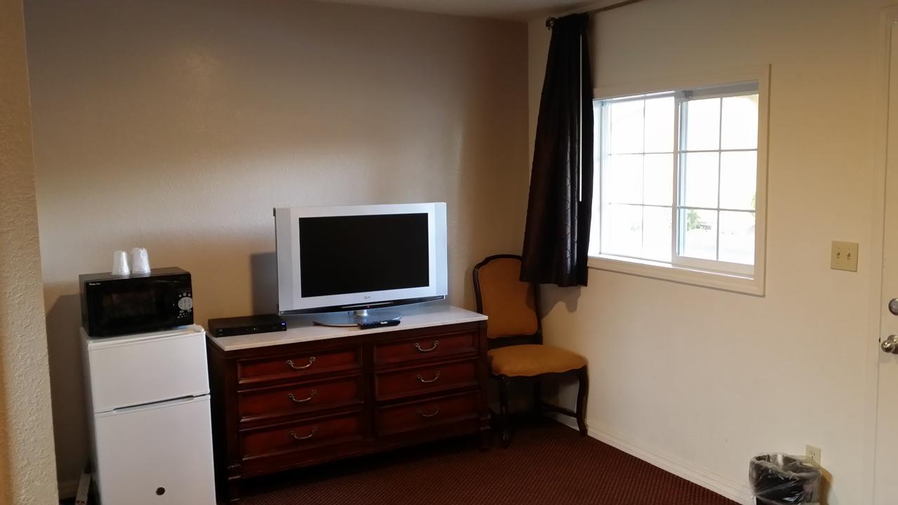 Redwood Inn Уиллитс Экстерьер фото