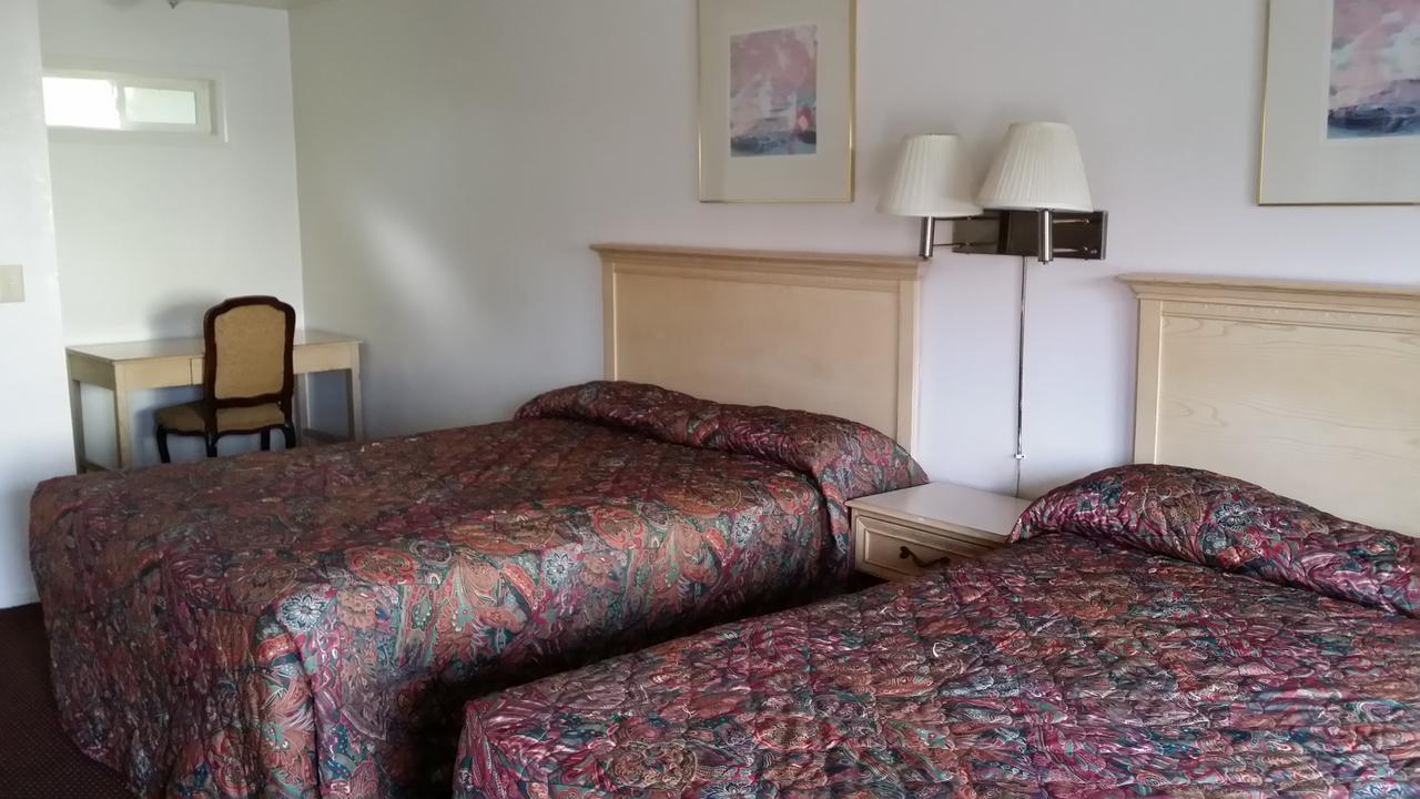 Redwood Inn Уиллитс Экстерьер фото