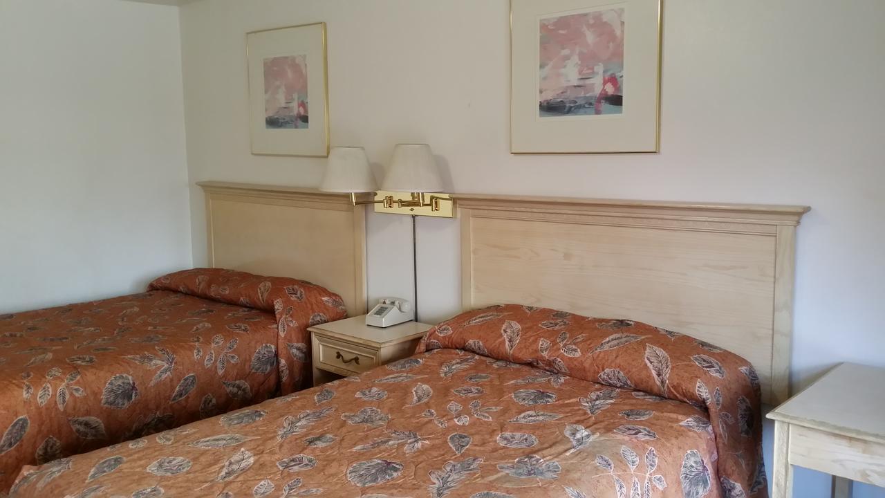 Redwood Inn Уиллитс Экстерьер фото